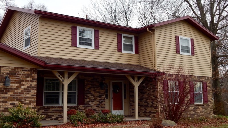Dennison Exterior Solutions & Gutter Topper as siding contractors in Stevensville MI